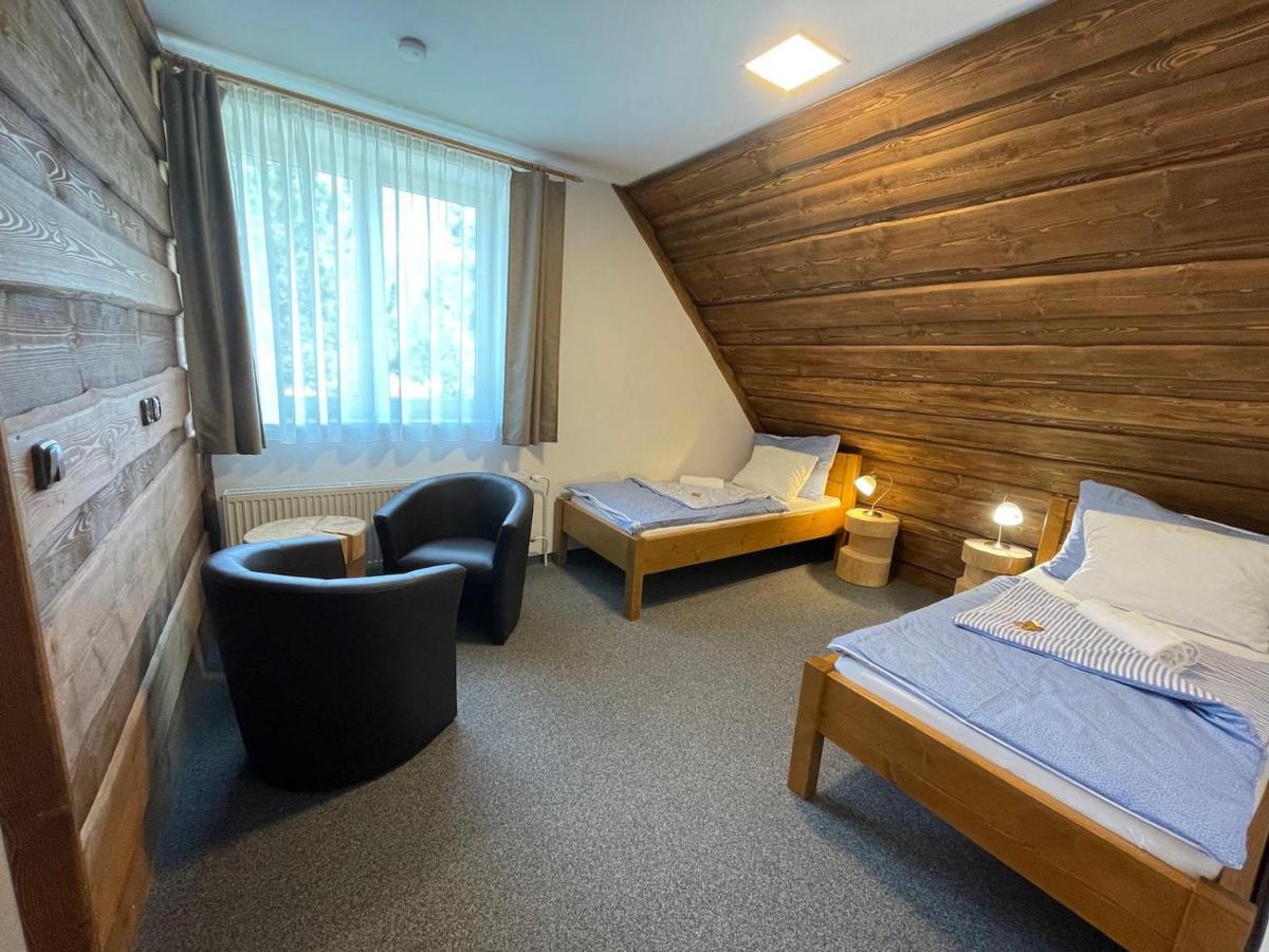 Hotel Kristian Kubova Huť Extérieur photo