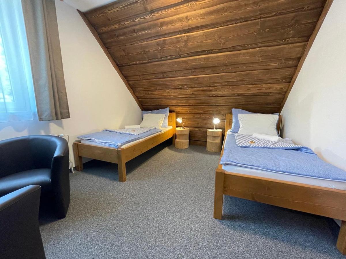 Hotel Kristian Kubova Huť Extérieur photo
