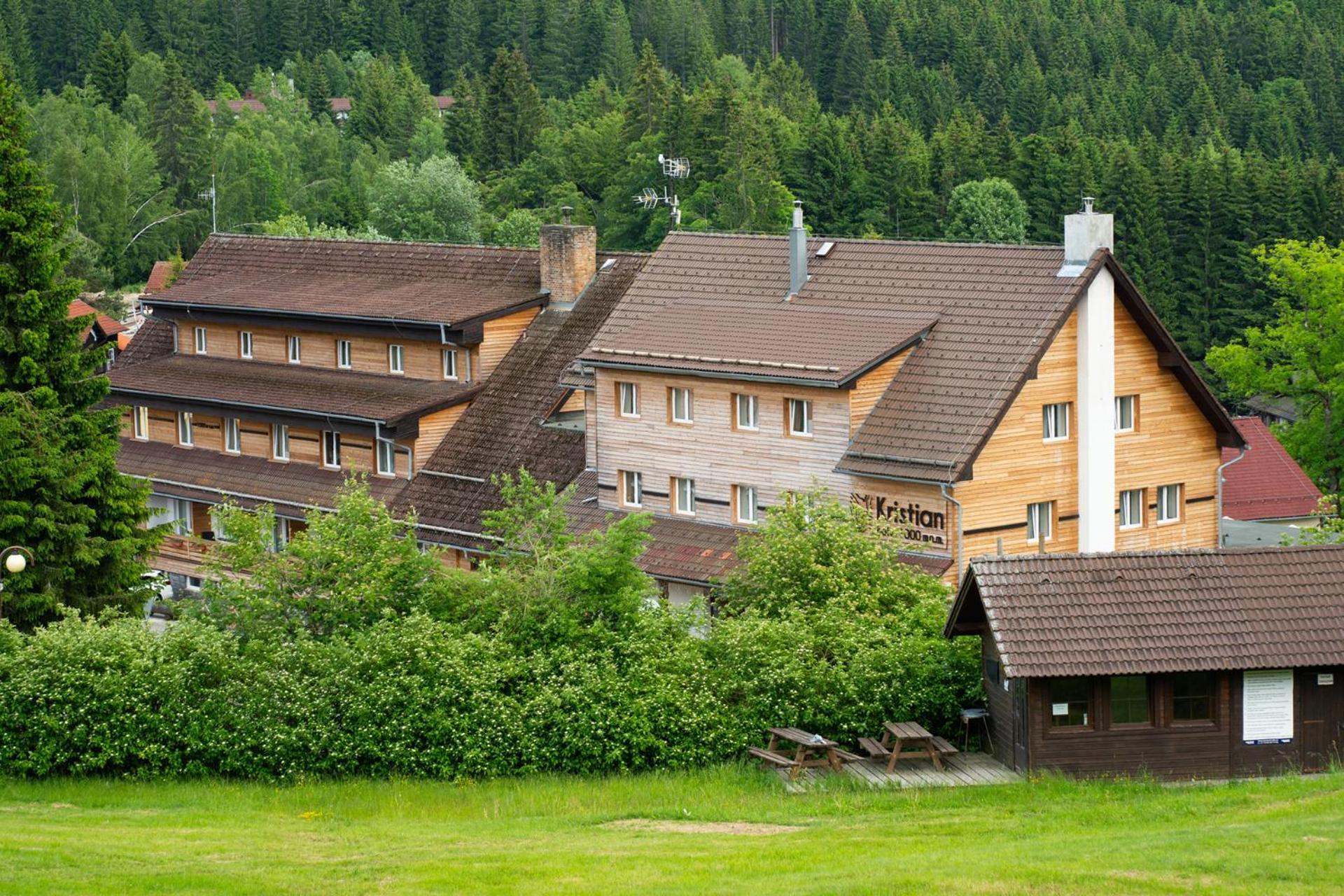 Hotel Kristian Kubova Huť Extérieur photo