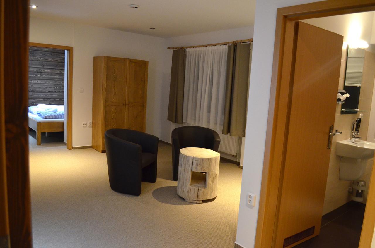 Hotel Kristian Kubova Huť Extérieur photo