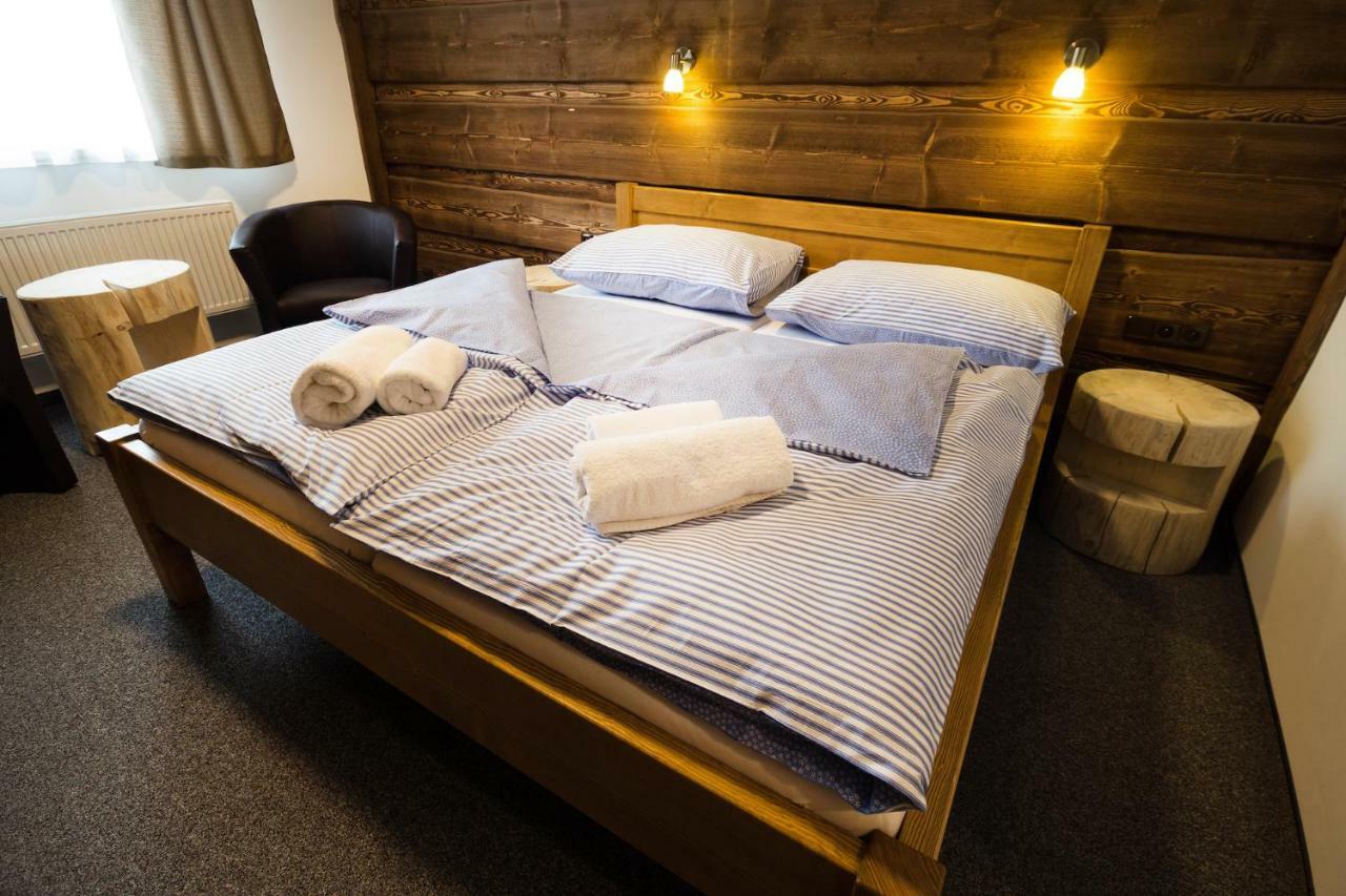 Hotel Kristian Kubova Huť Extérieur photo